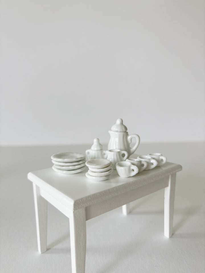 Miniature tableware