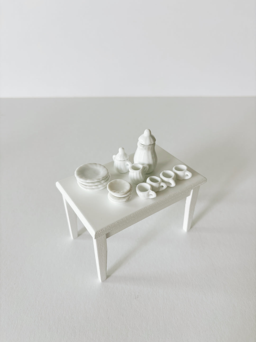 Miniature tableware