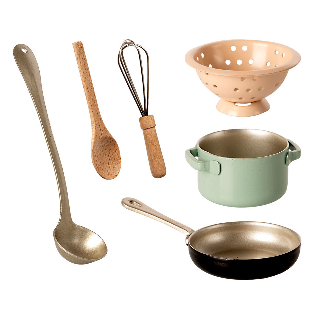 Miniature cooking set